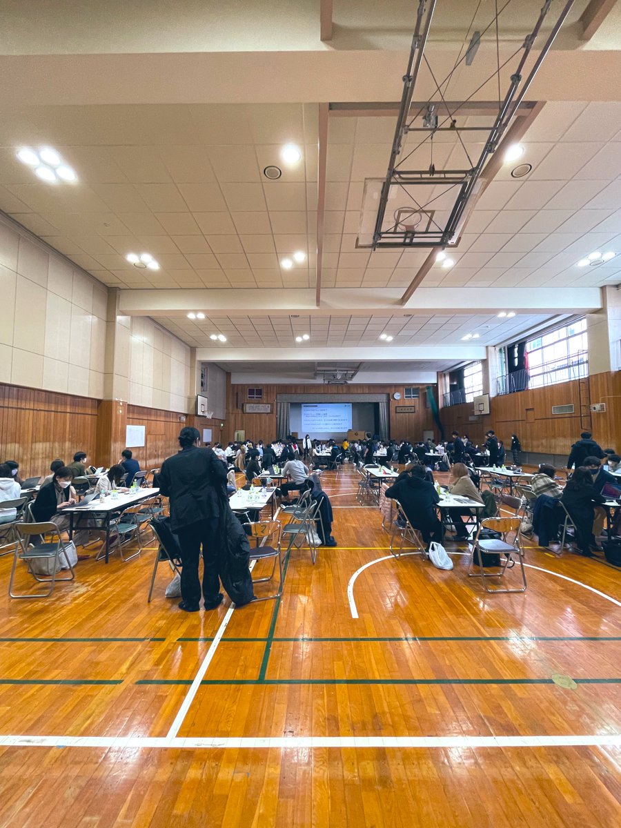 kazuuuya_tk's tweet photo. スタートアップ数社による合同入社式。社会人一年目のみなさん、おめでとうございますー！会場が体育館なので入学式っぽい雰囲気でほんわかしてていいな🌸
 #startup_shinsotsu22 https://t.co/lKhN1FTJh2