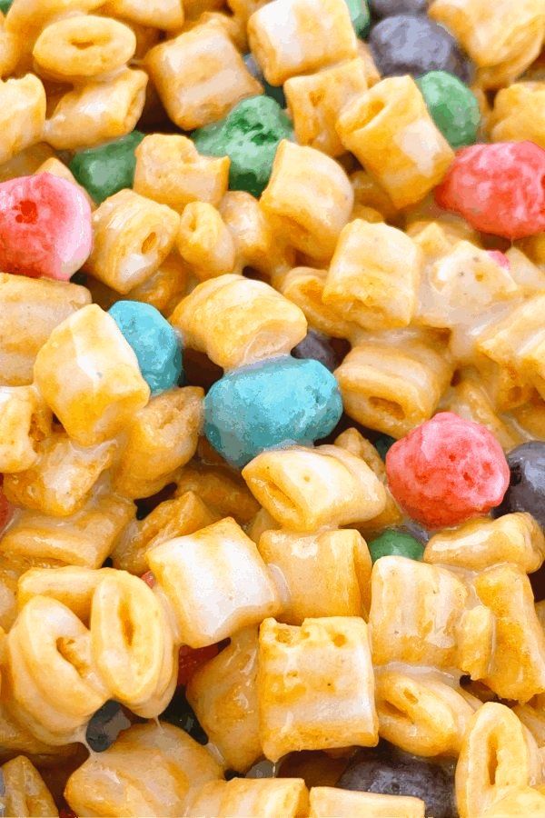 cucumberbbboy's tweet photo. La vida adulta es básicamente dejar de cenar #CaptainCrunch y cenar #CapitanMorgan 🙌🥳 https://t.co/kSnKHETjiP