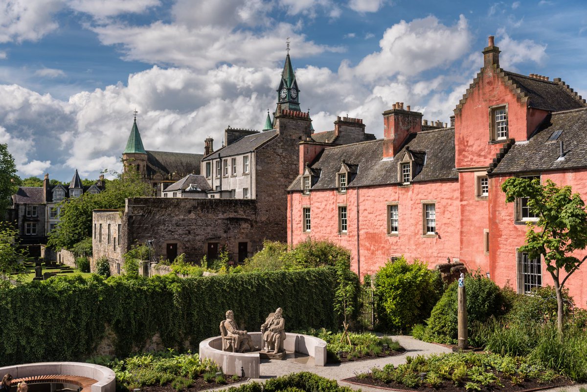 welcometofife's tweet photo. 1st of April and you'd have to be a fool not to #LoveFife! 😍
#StMonans #AbbotHouse #Dunfermline #Falkland https://t.co/ed6gpElFBd