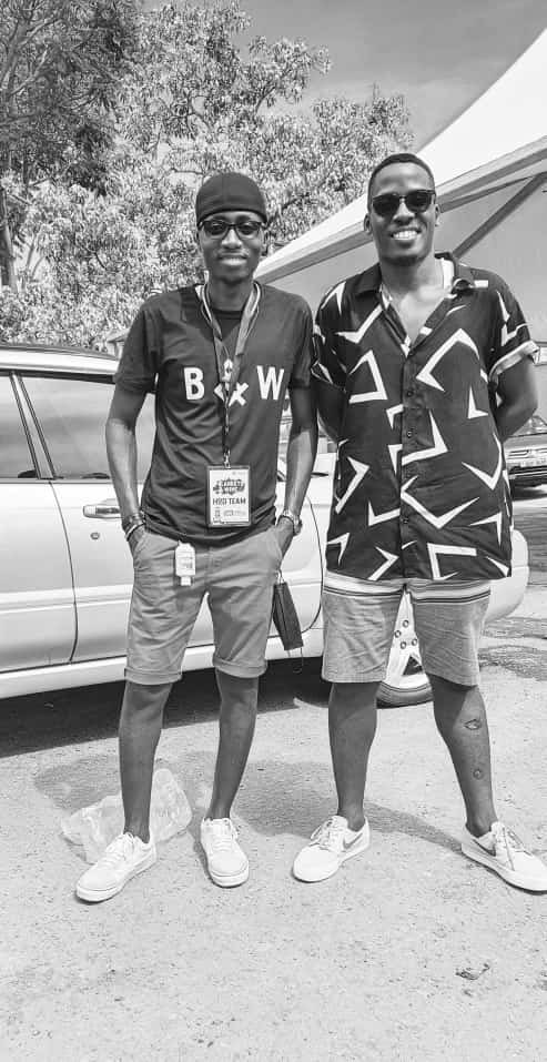 Donald2O's tweet photo. First picture ,the team that made sure the party was partied because Indeed it was partied @hodjs & @BlanketsNWineUG team , next pictures partying the party with long time link ups ....
#BlanketsNWineUG
#BlanketsAt10
#hodjs https://t.co/WLxs8oHrmb
