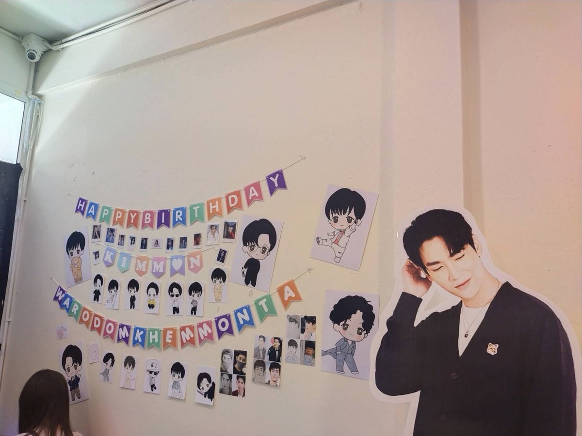KIIMMONOFFICIAL's tweet photo. แวะไปดู แกลลอรี่ น่ารักๆ กันได้นะค๊าาา ^^ 
#KIMMONmyinspiration
#0104KIMMONDAY
#ขุณขิมมอญ https://t.co/YcJPFRH4xG