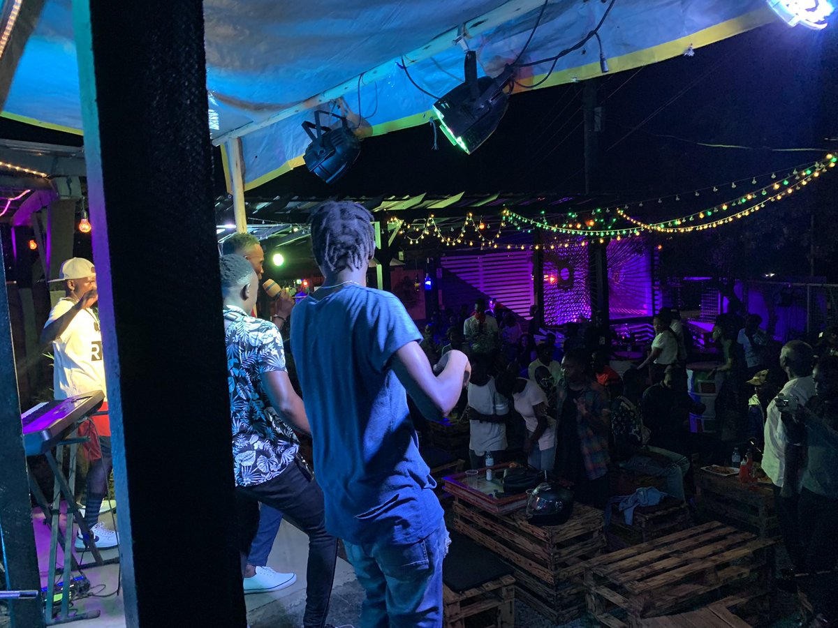 SRVictor256's tweet photo. We’re in the revival and the people that cause it are u and me 🙏🏾🙏🏾🙏🏾
#PlayHouseParte #PlayHouseParteSoldOut https://t.co/e5bymy5XTF