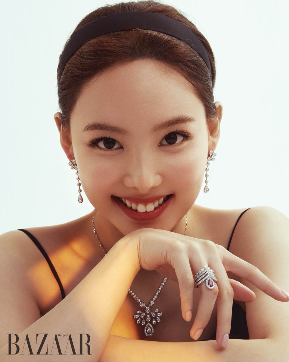 JYPETWICE's tweet photo. NAYEON &amp; Chaumet &amp; Harper's BAZAAR Korea

https://t.co/DcFN89AexO

#TWICE #트와이스 #NAYEON #나연 #Chaumet #harpersbazaarkorea #광고 https://t.co/apaWEPegNk