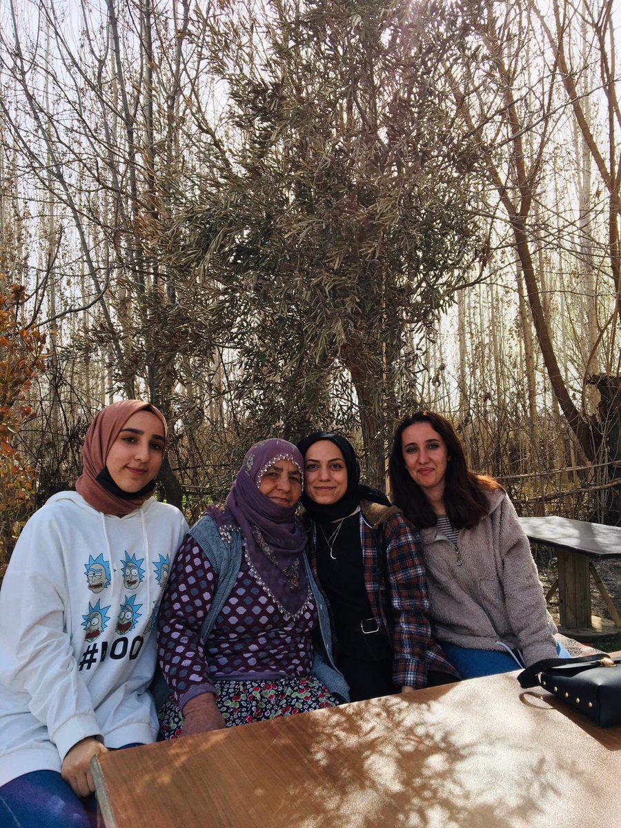 MalatyaKYGM's tweet photo. 📌Yaşlılara Saygı Haftası Kapsamında yurdumuz öğrencileriyle yaşlılarımızı ziyaret edip hayır dualarını aldık.

📍 Malatya Kız Öğrenci Yurdu
@kasapoglu @gencliksporbak https://t.co/ckxPRnEVxH