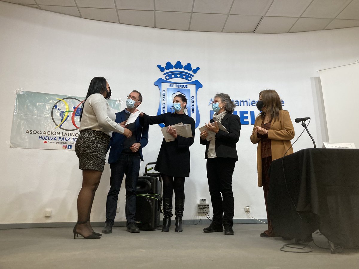 ProyectoCuidad1's tweet photo. Un homenaje a las trabajadoras del hogar y los cuidados y la Presentación de resultados del proyecto Cuida 5+. 
Agradecemos a los participantes y colaboradores
@FAECTA_ 
@DipuHU 
@AguasDeHuelva 
@catedraAH 
@UniHuelva https://t.co/kMO2cblJh3