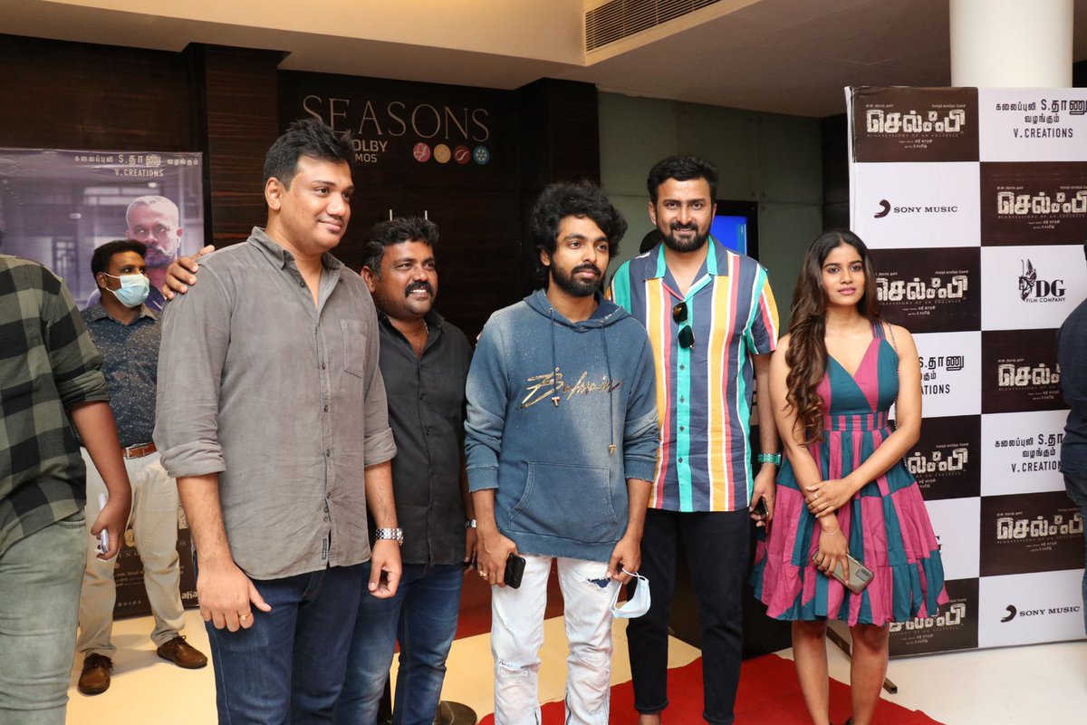 #selfie Must watch movie. Such an emotional and informative story by #mathimaran and excellent performance by <a href="/gvprakash/">G.V.Prakash Kumar</a> <a href="/menongautham/">Gauthamvasudevmenon</a> sir <a href="/VarshaBollamma/">Varsha Bollamma</a> 
Varshhh Congratulations d❤ We missed you in this pic.
I also congrats <a href="/theVcreations/">Kalaippuli S Thanu</a> and the entire movie team👏🏻