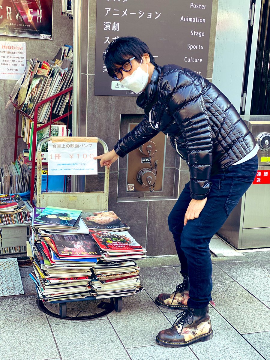Kaizerkunkun's tweet photo. 本日の小島監督。
Hideo Kojima today. https://t.co/2gus4P6TUm