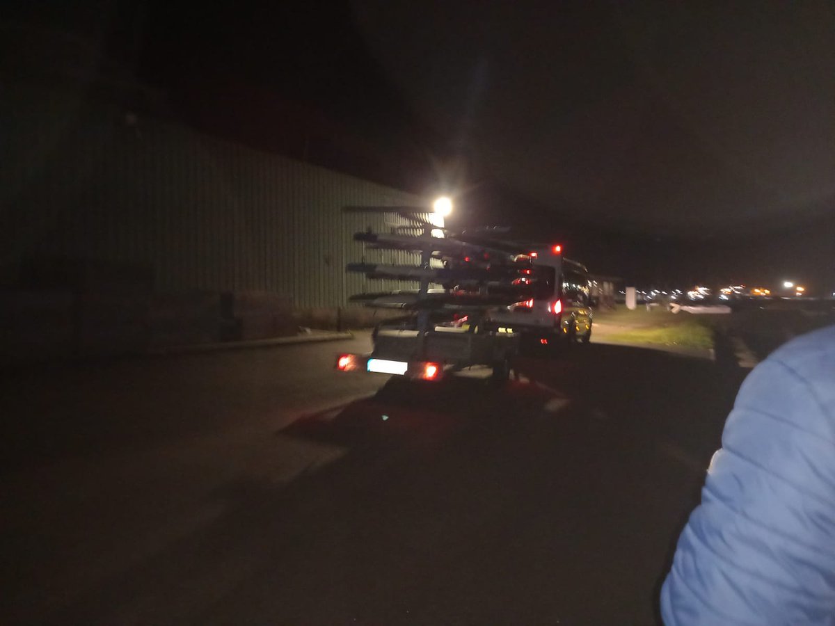 Esta madrugada, muy pero que muy temprano, infantiles y cadetes hemos salido hacia #sevilla para participar en el Campeonato Nacional, será una experiencia única y para casi la mayoría la primera. ¡Pero qué nervios!🚣🏆🚌
#concellocoruña #deportegalego #fegapi #fundacionemalcsa