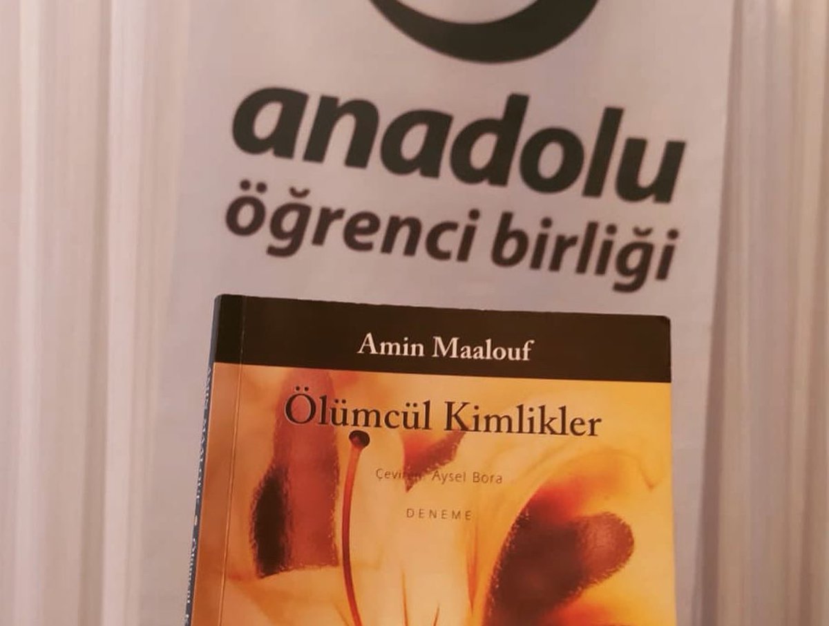 📍Anadolu Öğrenci Birliği Osmaniye yeni bir haftayı verimli geçen programla karşılayarak Amin Maalouf’un Ölümcül Kimlikler adlı kitap kritiğinde buluştu.