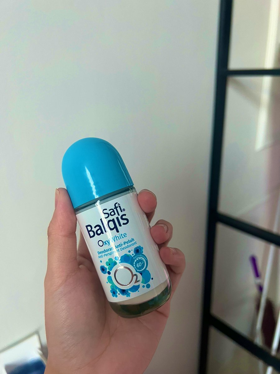 secretlyfura's tweet photo. Haritu ada someone suggest I try Safi punya deodorant ni, so I beli la. 

Dorang kata this one brightening effect dia lebih power dari vaseline &amp; wangi. Guess what? The claim is TRUE. Wangi weh ketiak sehari guna ni, bau dia memang tahan! Rajin guna mmg ketiak makin cerah😦👍🏻 https://t.co/BwWTVm4VFe