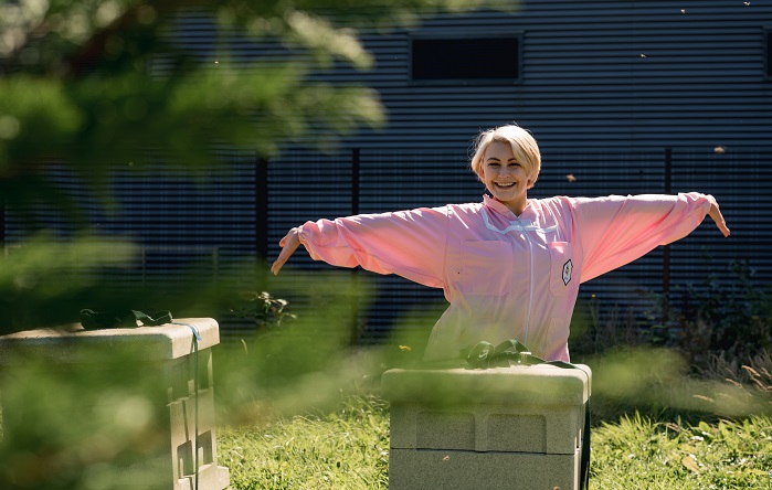 A great feature about the social enterprise <a href="/wings_radicles/">Wings & Radicles</a>, by <a href="/CyrilJude/">Shehan Perera</a> for <a href="/SocialEnt_UK/">Social Enterprise UK</a>
 
'Using beekeeping to support mental health' 

socialenterprise.org.uk/blogs/using-be… 🐝🐝🐝