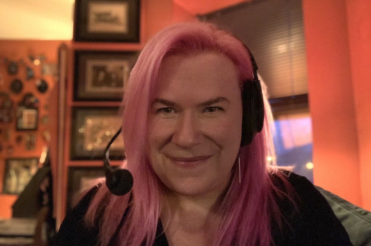 JulieMasonShow1's tweet photo. .@juliemason is no fool, she’s got a smart 6-7 AM East lineup to start your weekend. Thanks @rickwtyler @HoppyKercheval @mtomasky @steinhauserNH1 - listen @SXMPOTUS https://t.co/kLBeHNAxEZ