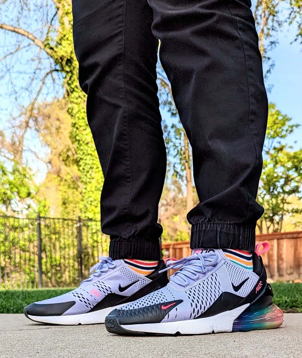 the_lt_88's tweet photo. Honestly not crazy about this model, but that airbag...can't beat it🤩
And I have to say imo these feel way better underfoot than the React version🤮
Day 18: Air Max 270 "Be True"
#airmaxMonth #marchmaxness #kotd #airmax #airmax270 #am270 #snkrsliveheatingup @Nike @snkr_twitr https://t.co/EXDgcUN0hn