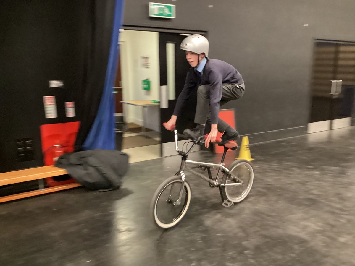 BBPrepBoarding's tweet image. Many thanks to @MikeBMXAcademy for staying on after our fabulous CTI day and letting the boarders join in the fun! #BBPrepBoarding #growthmindset #flearn
