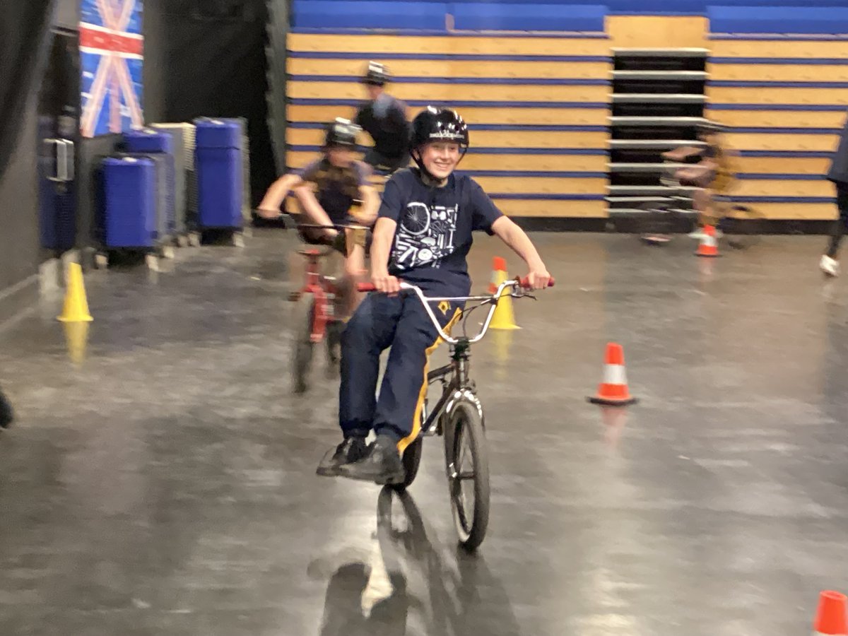 BBPrepBoarding's tweet image. Many thanks to @MikeBMXAcademy for staying on after our fabulous CTI day and letting the boarders join in the fun! #BBPrepBoarding #growthmindset #flearn
