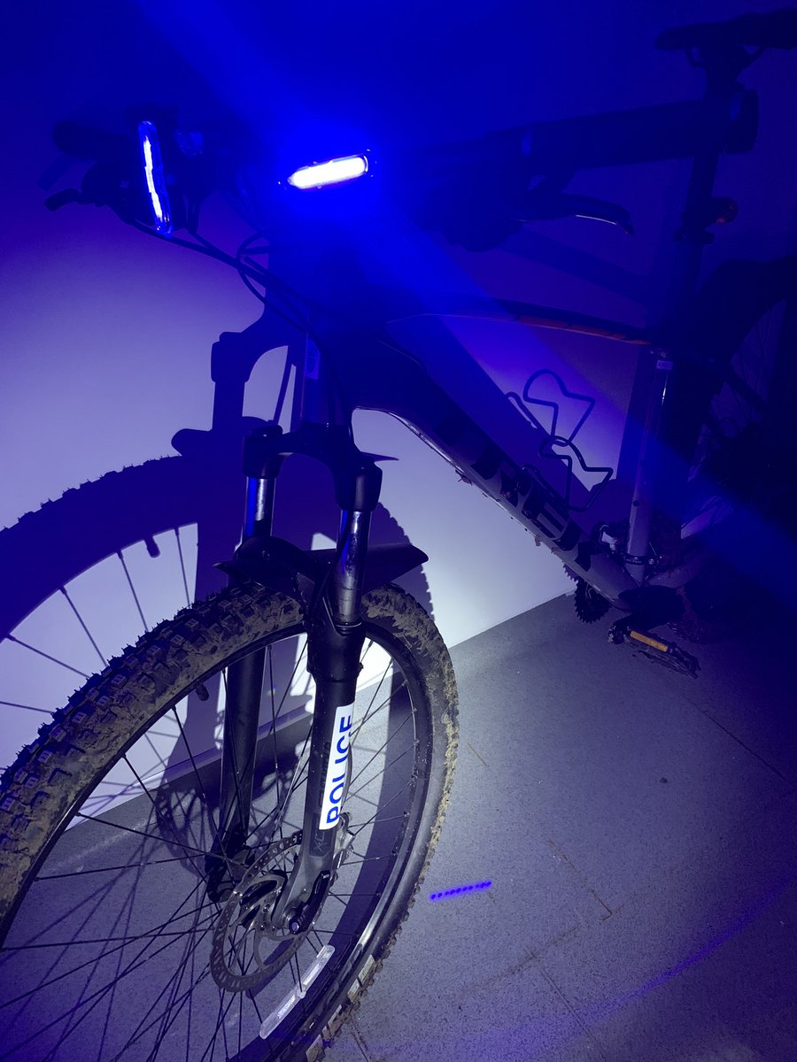 MalvernCops's tweet photo. Due to fuel prices Malvern police have grounded all their diesel vehicles bar a prisoner transport van. All police bikes are now fitted with blue lights and officers are encouraged to shout Nee Naw to make their presence known on emergencies. Happy 1/4/22 https://t.co/Vv2ah58W4V
