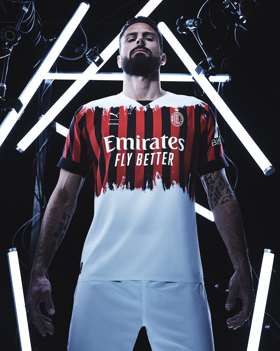 IFTVofficial's tweet photo. Milan have unveiled their 4th kit which they’ll debut this Monday against Bologna

Thoughts? https://t.co/w3XIzKZZmm
