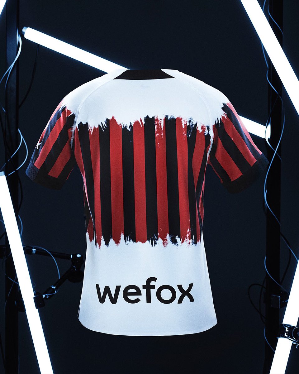 IFTVofficial's tweet photo. Milan have unveiled their 4th kit which they’ll debut this Monday against Bologna

Thoughts? https://t.co/w3XIzKZZmm