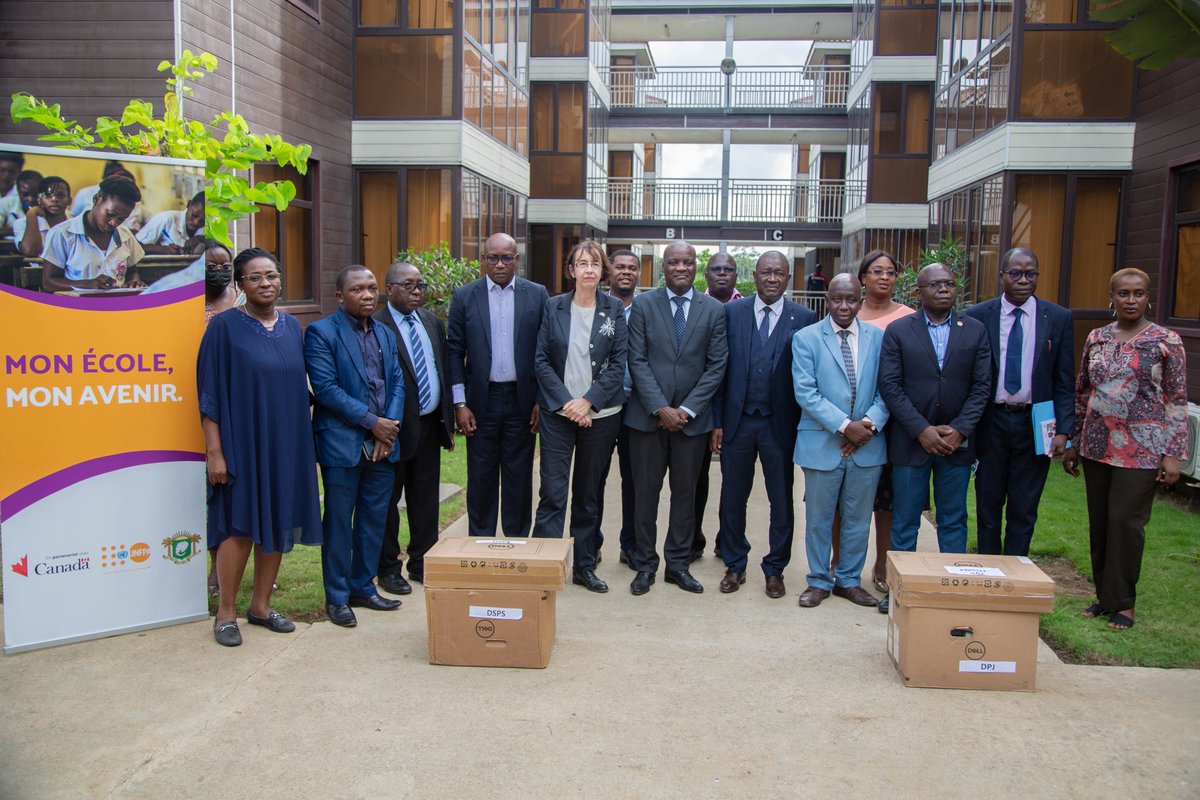 UnfpaCI's tweet photo. #UNFPA et Affaires Mondiales Canada mettent à la disposition du gouvernement ivoirien, des matériels informatiques d’une valeur de 9.900.000 FCFA, au bénéfice des partenaires de mise en œuvre du projet «Droit à l’éducation inclusive et maintien des filles à l’école ».
#DevCan https://t.co/IyjNC3wDoY