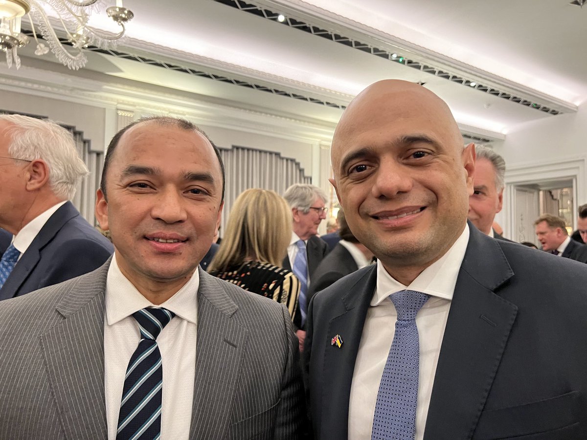 Rabindra_JLC's tweet photo. I was delighted to meet Rt Hon PM Boris Johnson, Home Secretary Priti Patel &amp; Health secretary Sajid Javed at a Private Reception at Claridges hotel Mayfair @PM_nepal_⁩ ⁦@NepalEmbassyUK⁩ ⁦@DahalTbd⁩
I’m Strengthening Nepal-U.K. relationships every possible way. https://t.co/2PXEap492B