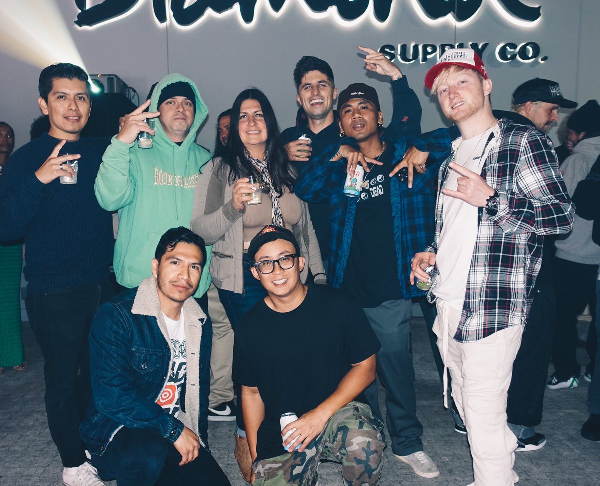 shafikworldwide's tweet photo. Love how NFT LA has been bringing the community together. Happy to link with the crew. 
@Asteryxtm 
@shutter_doll1 
@KyleCordova 
@Dannydemarcos 
@paolofortades 
@ericps024 
@RU_AREYOU 
@ajamzcammz 
at the @diamondsupplyco &amp; @warpsound_ai event last night https://t.co/M48GHMsDa3