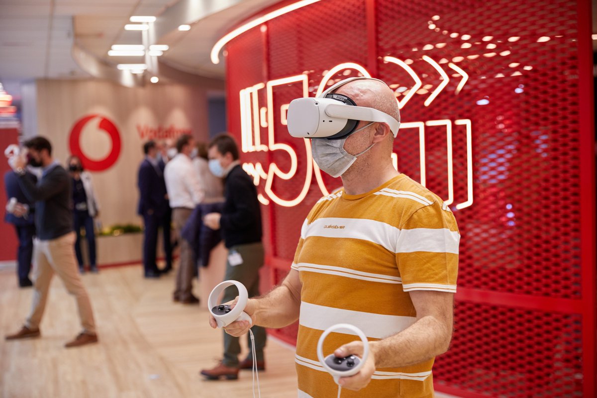 VodafoneEmpresa's tweet photo. Conéctate ya a #5GLabConociéndonos, una jornada de innovación y aprendizaje en la que descubrirás cómo trabajamos en nuestro Vodafone 5G Lab con nuestros partners y startups de #Metaverso #RealidadVirtual y #RealidadAumentada  

🔴 #ENDIRECTO
👉 https://t.co/AbPWOg2LOb https://t.co/BBZsUUZNbH