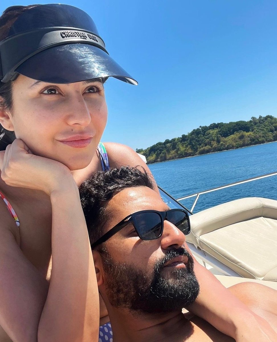 BollywoodBlogs1's tweet photo. @vickykaushal09
 and #KatrinaKaif’s vacation pictures are truly #summervacation goals!
#KatrinaKaif #VickyKaushal #holidays #beachlife #beachbum #CoupleGoals 
Read more- https://t.co/Zh4JNXW3XQ https://t.co/dQXZBfIYTv