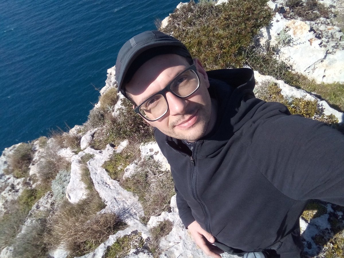 DavideLic87's tweet photo. Sul #sentierodellecipolliane, con un #sole che spacca le pietre ed un #panorama stupendo.
#escursioni #trekking #puglia #salento #sports #nature #picoftheday https://t.co/wHA9IUqDqP
