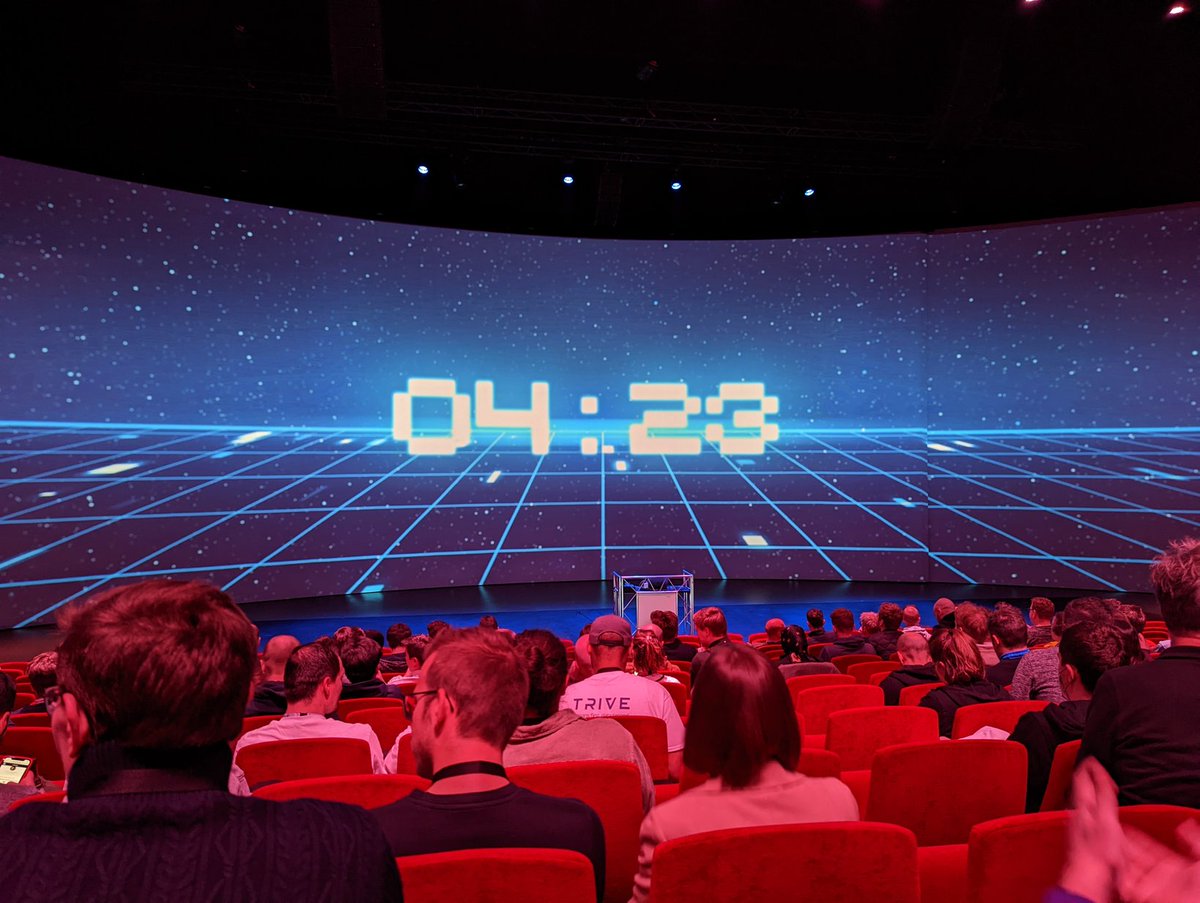 EgorBezzubov's tweet image. #reactlivenl