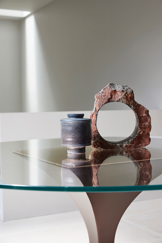 TomFaulkner's tweet photo. Furniture can be a fabulous tool for creating a dialogue between the objects in your home. A sleek feature table can inject intrigue into more rustic interiors, playing on contrast to establish cohesion in an eclectic space.⁠

#artdisplay #interiors #featuretable #entrytable https://t.co/VnlYMtfL2G