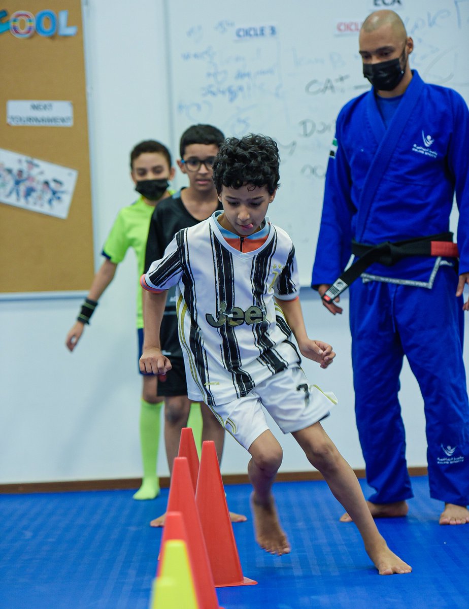 AbuDhabiSC's tweet photo. 📷 لقطات من حصص تدريب وتعليم فنون رياضة الجوجيتسو التي أقيمت في مدرسة الخير في #العين ضمن مشروع #أكتيف_هب الذي أطلقه #مجلس_أبوظبي_الرياضي بالتعاون مع مؤسسة الإمارات للتعليم المدرسي وشركة بالمز الرياضية.. في #أبوظبي و #العين و #الظفرة
للتسجيل:
https://t.co/pdWY4QN6PJ https://t.co/zZ3Ibs0eUG