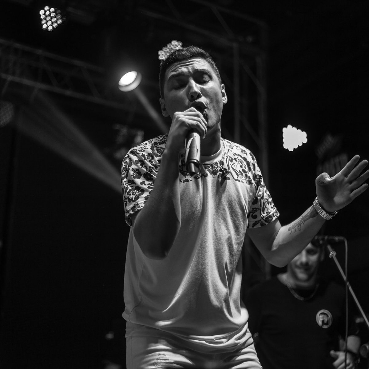 FedeHerreraOfi's tweet photo. ÚNICO CLÁSICO DE JUEVES EN JESÚS MARIA 😈🔥 @jager.night
Gracias #JesusMaria #JagerNight 🙌🏻
📸 @ph_pablocabralok
Gracias por vestirnos en cada show con su excelente pilcha @yac_oficial 👕👖
#FedeHerrera #Tour2022. https://t.co/I93whQVrnB