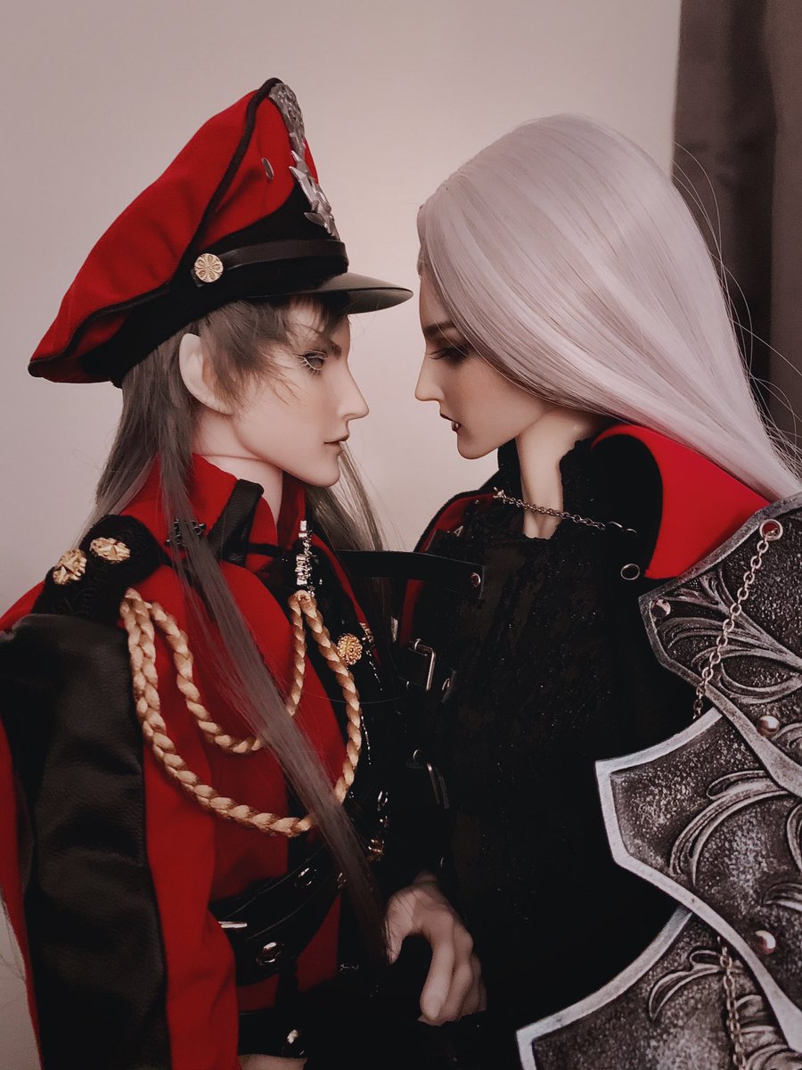 kitsune_ren's tweet photo. Is there a ball jointed doll community on twitter? Idk but here are my two demon bois, Vlad (short hair) and Armand (long hair). They are husbands. (Dolls from RingDoll)
#balljointeddoll #bjd #ringdoll #demoncharacters #collection https://t.co/WaoOIpYQP2