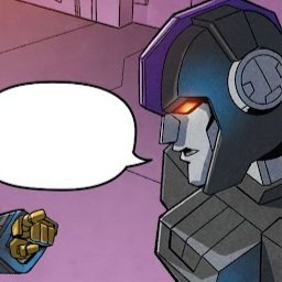 | OOC |

" Starscream... " 

" ความจริงแล้ว ข้าอยากเข้าAutobot เพราะข้านับถือ Optimus มาก"

" ล้อเล่นน่ะ สุขสันต์ April fool day  ของมนุษย์ "