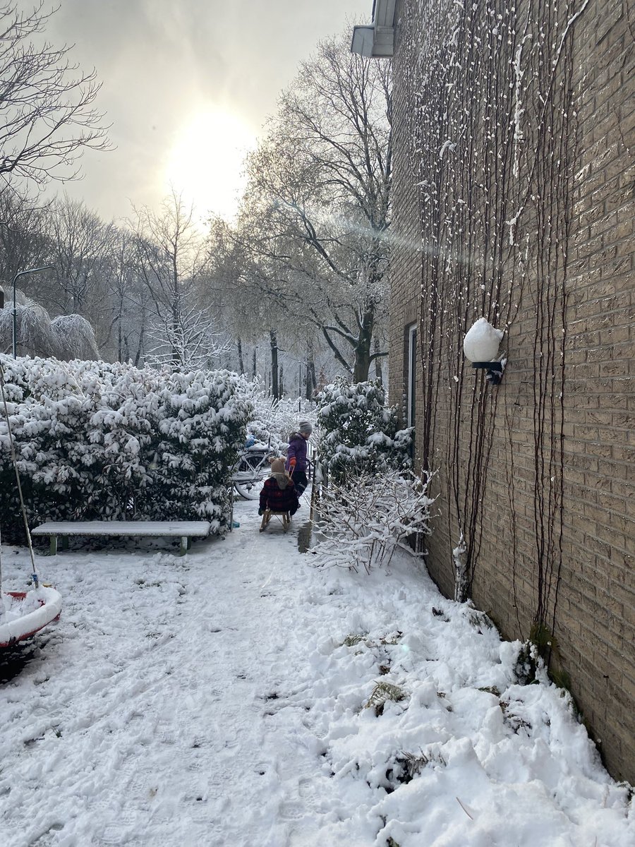 Als eerste actie na de verkiezingen hebben we de klimaatverandering gestopt in De Bilt. Het is vanaf nu weer gewoon koud in April.

#DeBilt #Bilthoven #Groenekan #Westbroek #Hollandscherading #Maartensdijk #klimaat #climate #klimaatcrisis #stemgroenlinks