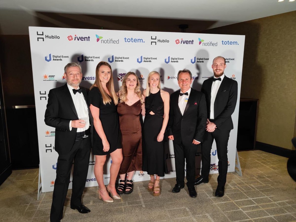 _robdavey's tweet image. Amazing to win the @Digi_Event_News Best Digital Event Production Company at the #DigitalEventAwards last night. So fully deserved by everyone at @SilverstreamTV 🎉