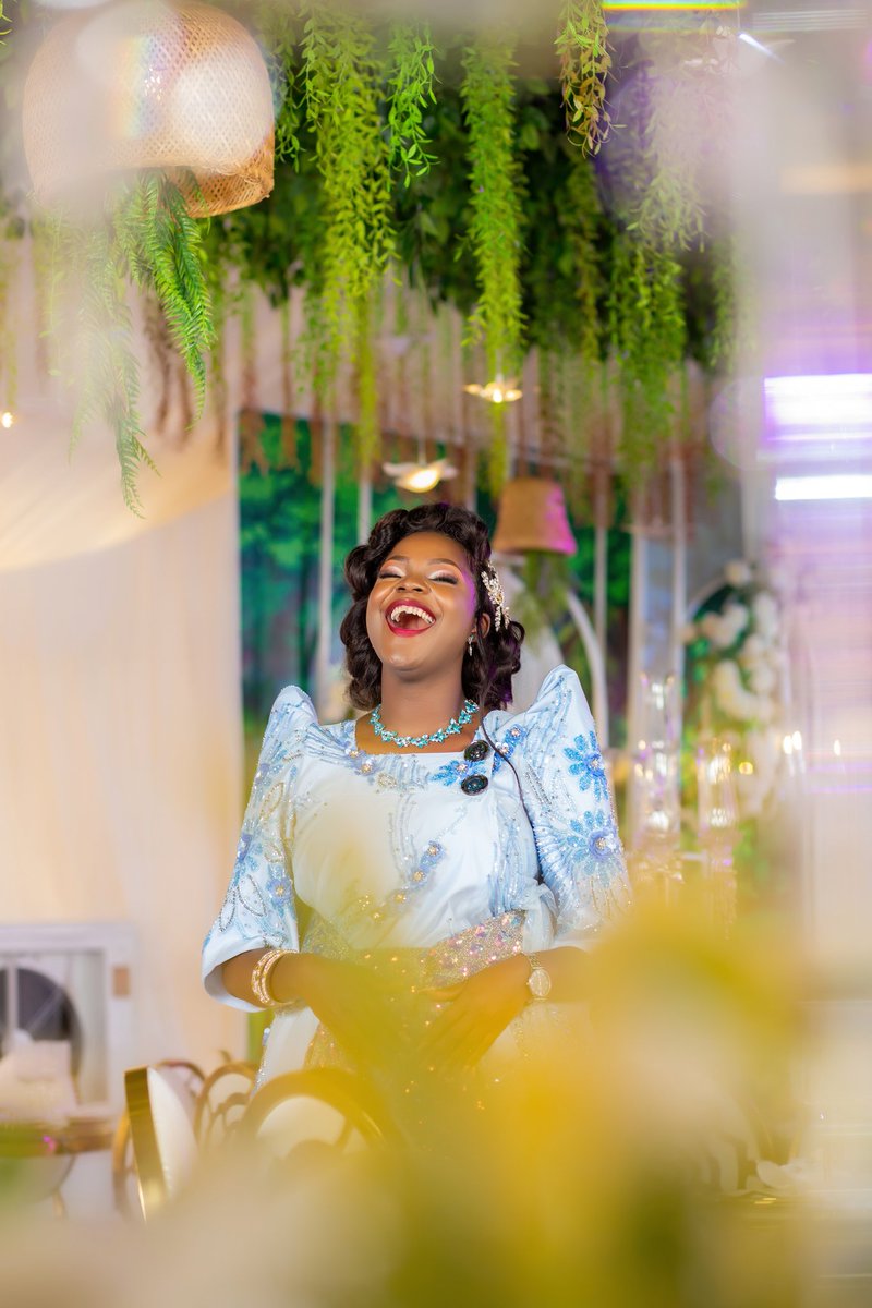 MikoloUg's tweet photo. Debbie's bridal joy is all we want this Friday😍😍
📸 #BarashaEvents
MUA💄: #Lashglo https://t.co/mlqVAMlKVZ