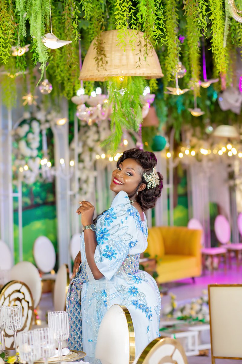 MikoloUg's tweet photo. Debbie's bridal joy is all we want this Friday😍😍
📸 #BarashaEvents
MUA💄: #Lashglo https://t.co/mlqVAMlKVZ
