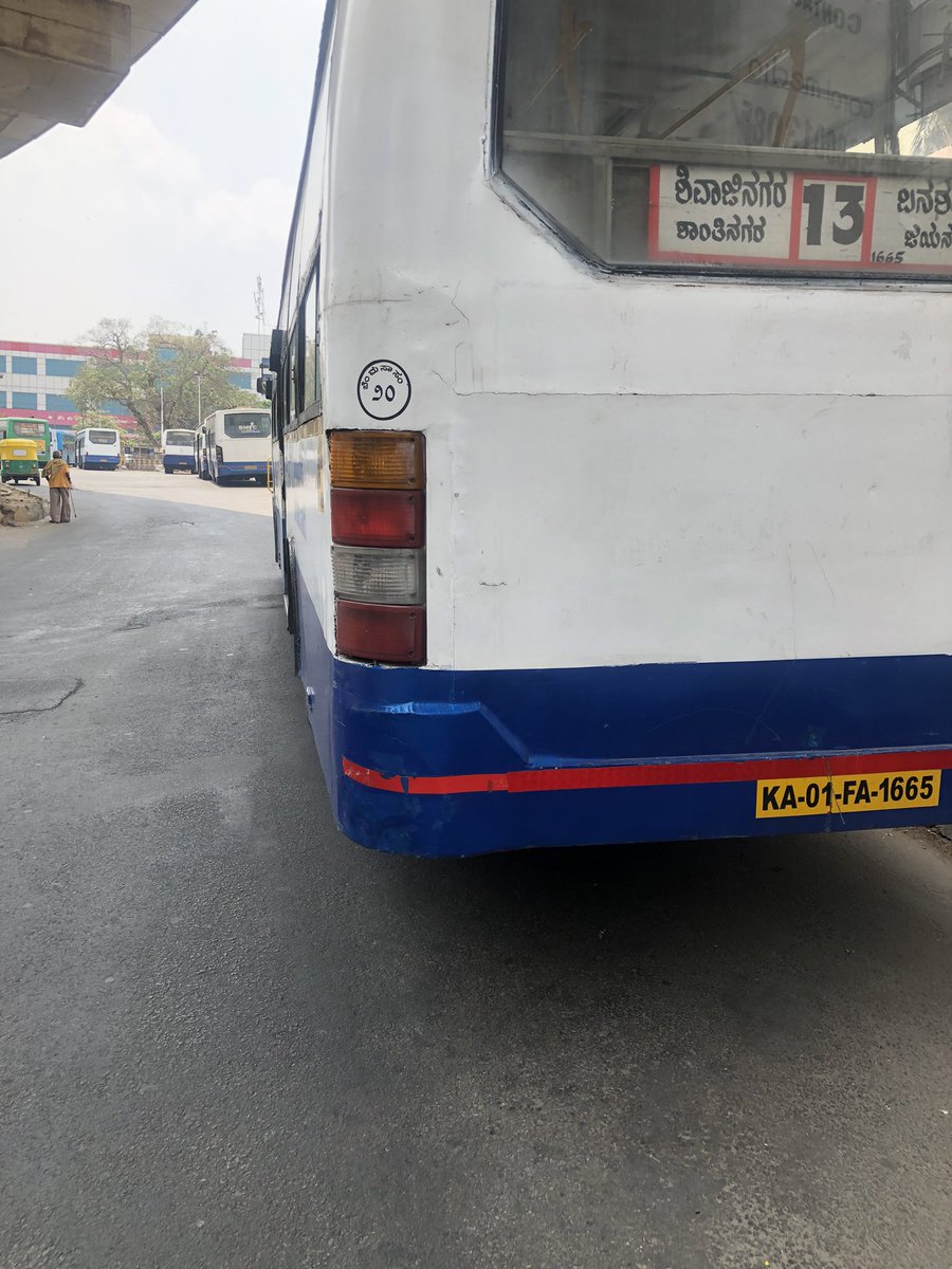 riarakshit's tweet photo. @JnagarTr @blrcitytraffic @bsktrfps I don’t see any action been taken …it is 1:10 and this is how buses are parked along the signal and marenahalli main road https://t.co/Hxw5cuGYG7