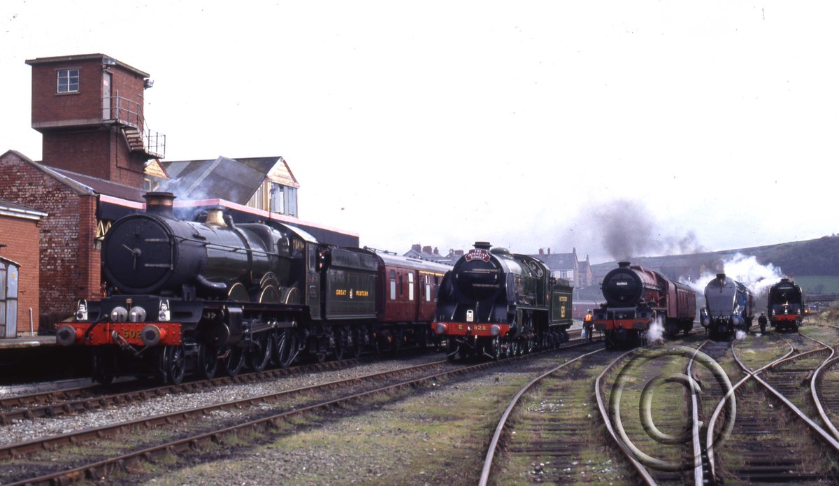 chris_railway's tweet photo. Flashback Friday:  On this day in 1994, farewell to BR's InterCity charter trains unit was marked by the Inter City Sunset tour from Euston to Holyhead, featured locos from the 'Big Five' and a line-up at Llandudno Jct. History, eh? https://t.co/x8108swvuy