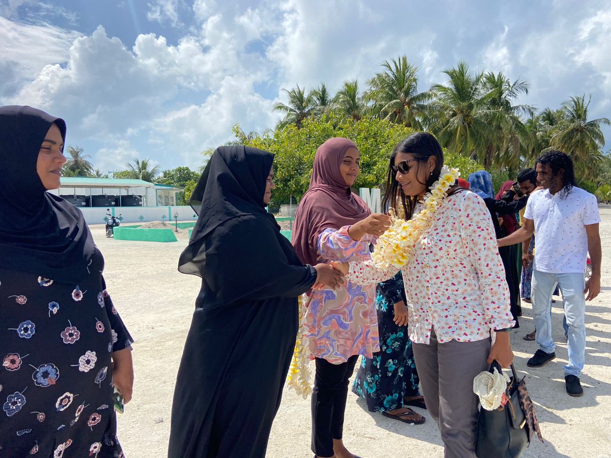 asadhaddu's tweet photo. ހިންގާލަން  ކެމްޕެއިނަށް @faya_i އަދި @Roxeyna ލ.​މުންޑޫއަށް  ވަޑައިގަތުމުގެ ތެރެއިން 

#Mundoo 
#MDPhingaalan https://t.co/WH4NJQpxRF