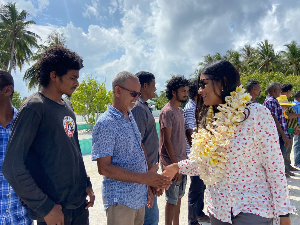 asadhaddu's tweet photo. ހިންގާލަން  ކެމްޕެއިނަށް @faya_i އަދި @Roxeyna ލ.​މުންޑޫއަށް  ވަޑައިގަތުމުގެ ތެރެއިން 

#Mundoo 
#MDPhingaalan https://t.co/WH4NJQpxRF