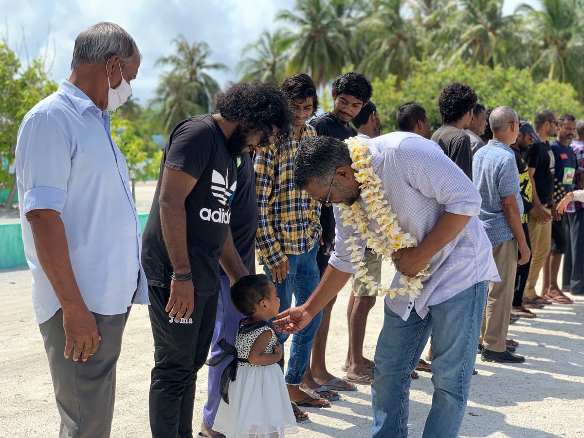 asadhaddu's tweet photo. ހިންގާލަން  ކެމްޕެއިނަށް @faya_i އަދި @Roxeyna ލ.​މުންޑޫއަށް  ވަޑައިގަތުމުގެ ތެރެއިން 

#Mundoo 
#MDPhingaalan https://t.co/jaBjQDNOCb