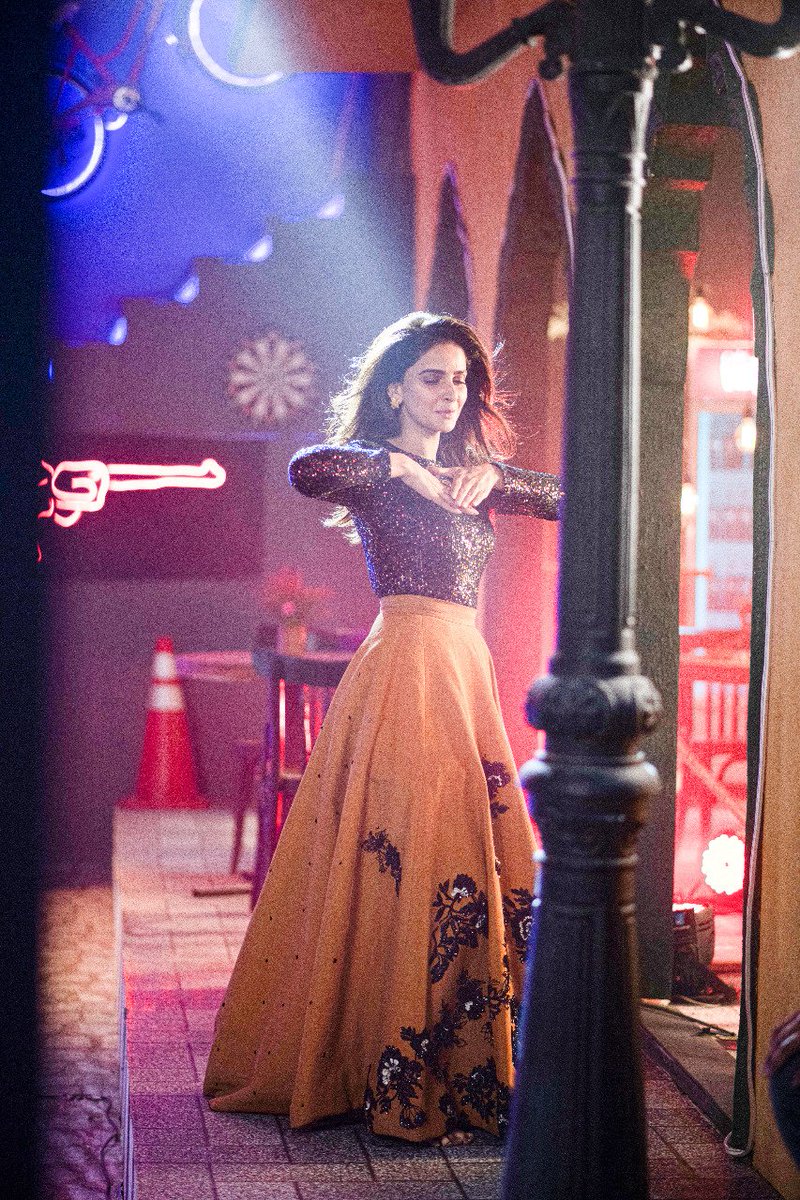 LollywoodSS's tweet photo. The recent song release ‘#Jhanjhariya’ from the movie #GhabranaNahiHai has #SabaQamar looking at her absolute best! 🤩 

@JBFilmsPK @s_qamarzaman @GeoFilms_Geo

#GhabranaNahiHai #SabaQamar #ZahidAhmed #AliZafar #Eidulfitr2022 https://t.co/cWJlpVZ4rJ