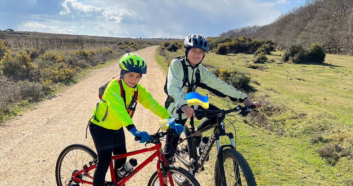 JenxBros's tweet photo. 212 miles done - over half of our 300 mile cycle for 🇺🇦.  https://t.co/fRLfKBFCGg @decappeal #ukraine #standwithukraine #ukrainewar https://t.co/loYkIvQh4L
