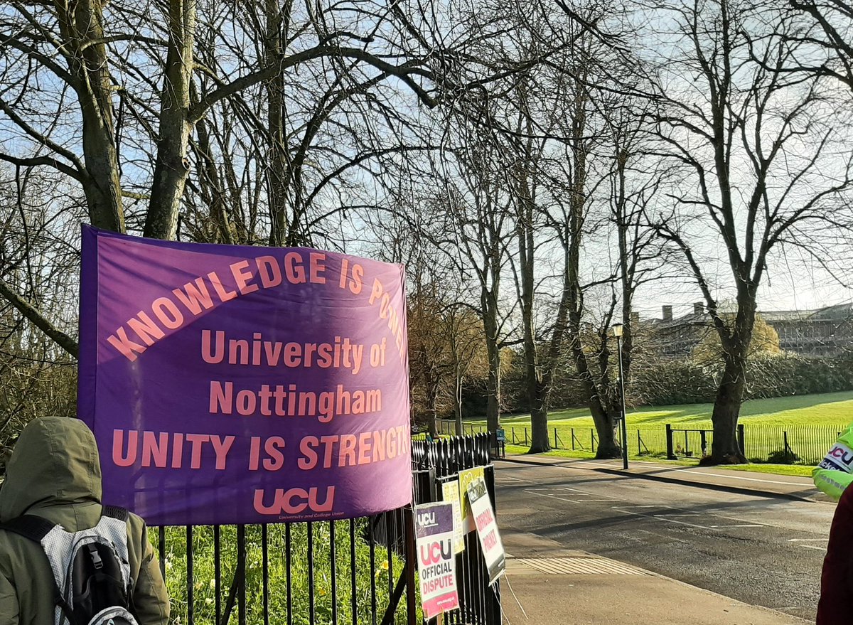 At the @UoNUCU picket this morning supporting UoN staff fighting for fair pay and pensions. #oneofusallofus #UCUstrike #nevercrossapicketline