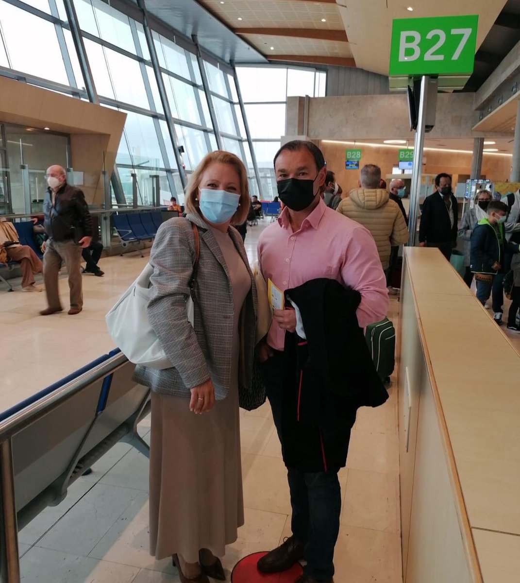 JacobAfonso's tweet photo. Rumbo a #sevilla el equipo del @PPLaLaguna ya estamos de camino al Congreso del @populares 👏🏻👏🏻👏🏻 https://t.co/2vH6AaI4hB