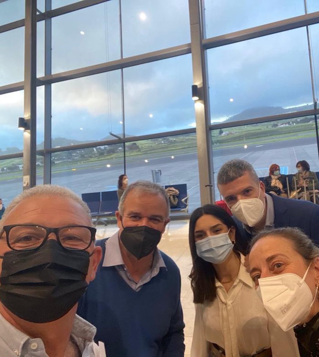 JacobAfonso's tweet photo. Rumbo a #sevilla el equipo del @PPLaLaguna ya estamos de camino al Congreso del @populares 👏🏻👏🏻👏🏻 https://t.co/2vH6AaI4hB
