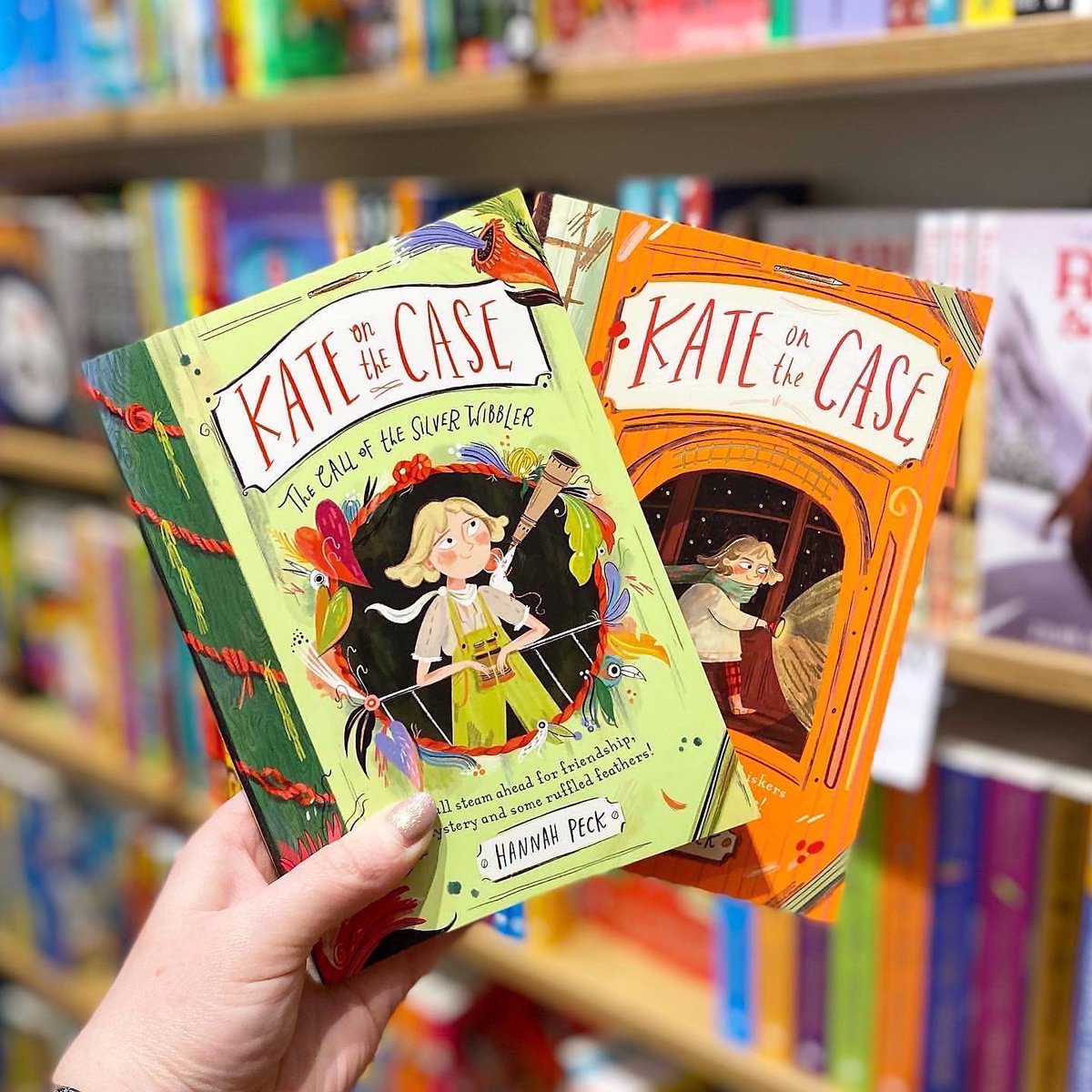 I’m kicking off the blog tour for this wonderful book series #KateontheCase by @hpillustration_ @PiccadillyPress - a funny, whacky and heartwarming adventure! Instagram keeps deleting my post so I’ll post my review as a thread here… 1/3