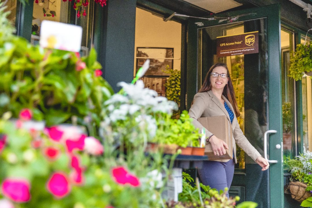 UPS_ES's tweet photo. ¿Quieres aprovechar las ventajas del #ecommerce como negocio?
🤝La red #UPSAccessPoint atrae a nuevos clientes y refuerza la relación de un negocio con los consumidores locales
👉 📍 Encuentra tu punto más cercano: https://t.co/kp4f3LHwdU https://t.co/nsdiZMZFnD